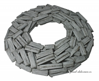 Věnec ze dřívek - šedý, patina